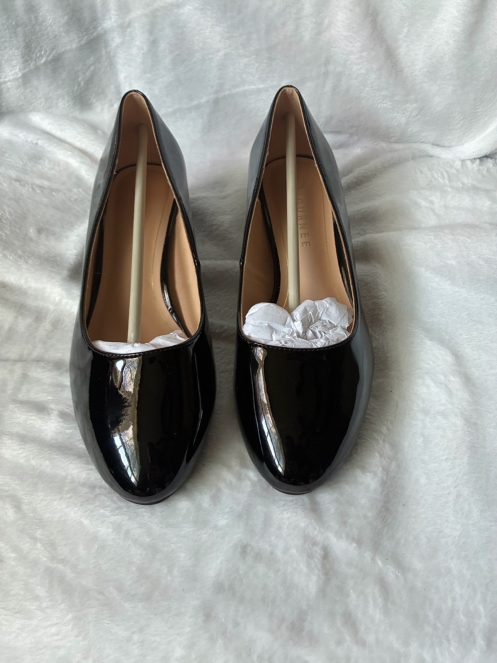 Journee Collection - Classic Black Patent Pumps - Picture 2 of 7